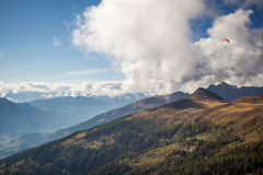 in der Luft; Vanessa auf den Fersen